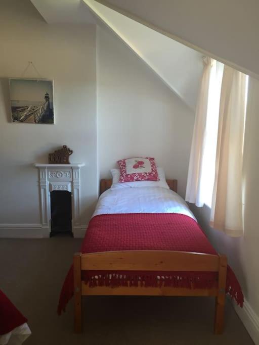 Spacious 5 Large Bedroom Victorian House - Beach 2 Miles Poole Exterior photo