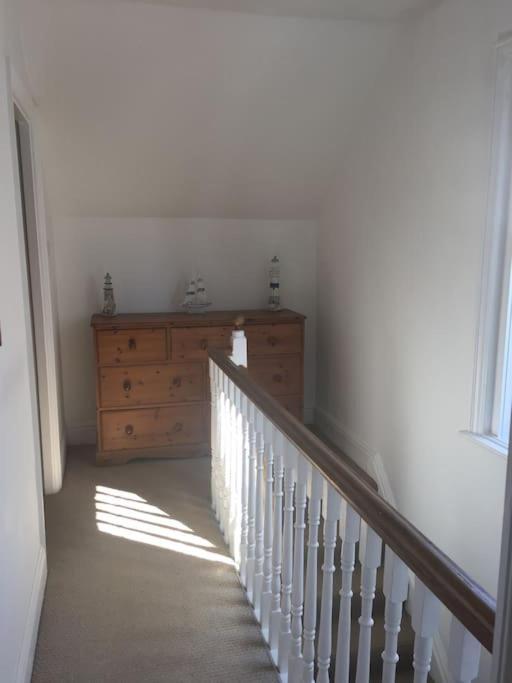 Spacious 5 Large Bedroom Victorian House - Beach 2 Miles Poole Exterior photo